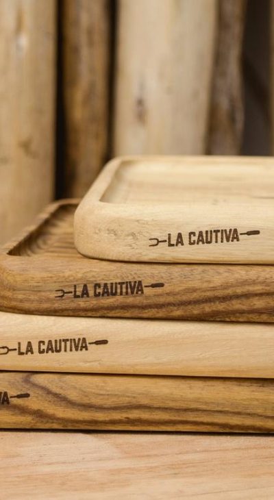 la cautiva tablas con logo la cautiva tablas con logo